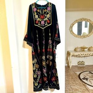 Traditional Palestinian thobe